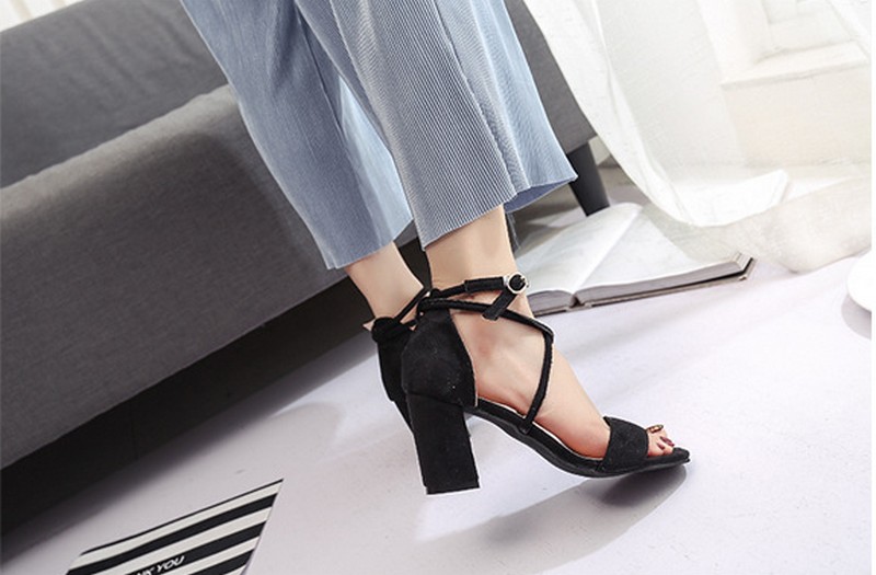 SS1046Black